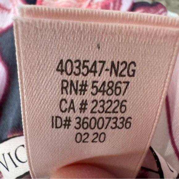 VS Silk Pj Shorts size Small - Picture 6 of 6